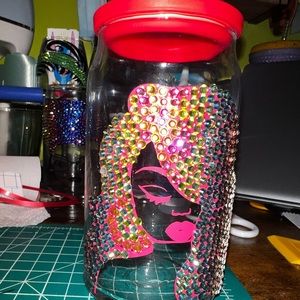 16 is beer glass, comes with lid and straw